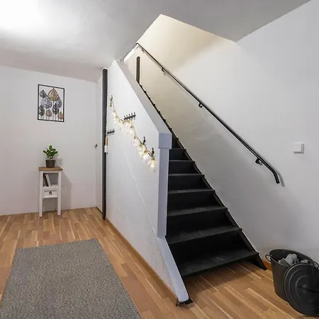 Vibe House *